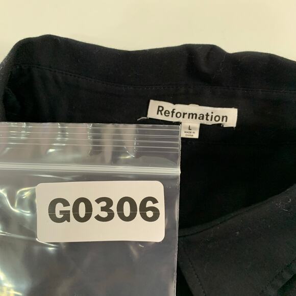 Reformation L Will Oversized Shirt Black Button Capsule Wardrobe Minimalist - Picture 4 of 9